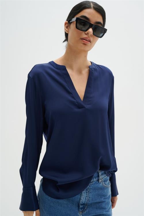 InWear Likoiw Blouse Premium 93 Silk Kvinde Midnight Magic Langærmede Bluser Relaxed Fit Str 42 - hos Magasin