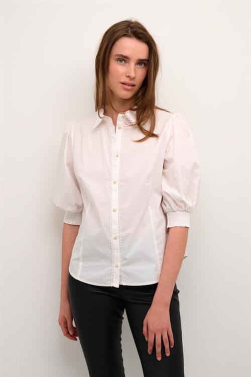 Se Karen by Simonsen Chillykb Blouse Kvinde Bright White Kortærmede Bluser Str 36 - hos Magasin ved Magasin