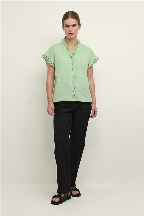 Se Karen by Simonsen Caliopekb Blouse Kvinde Pastel Green Kortærmede Bluser Relaxed Fit Str 40 - hos Magasin ved Magasin