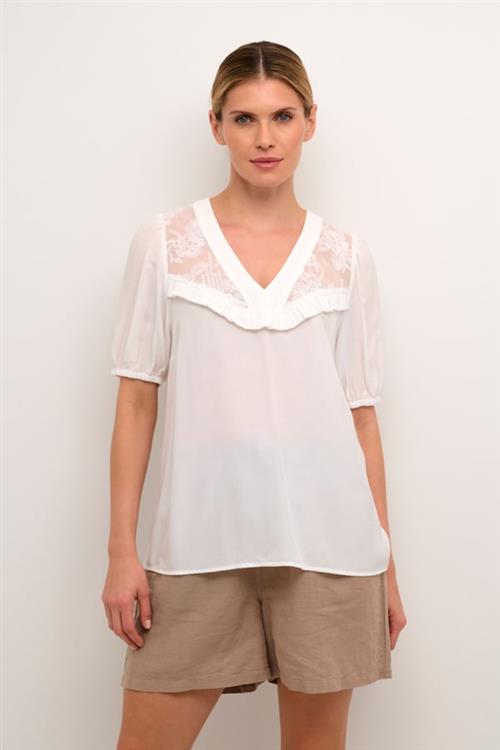 Se Culture Cuasmine SS Blouse Kvinde Spring Gardenia Kortærmede Bluser Str L - hos Magasin ved Magasin