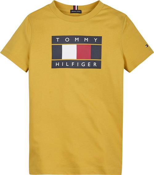 Se Tommy Hilfiger Global Stripe Flag TEE S/S Str 4 år / 104 cm - Tuscan Yellow Kortærmede T-shirts hos Magasin ved Magasin