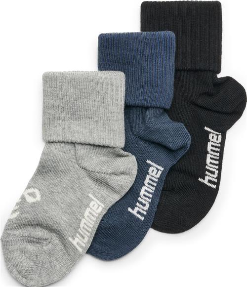 Se Hummel Sora 3pack Sock Str 15-17 - Black/grey Melange/blue Nights Strømper Bomuld hos Magasin ved Magasin