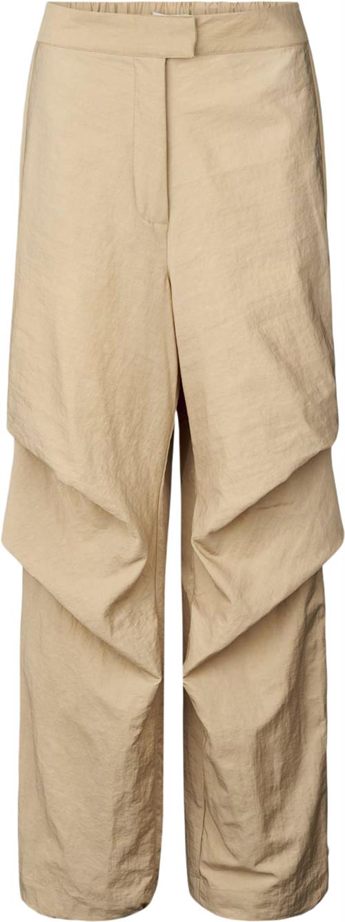 Se Rabens Saloner Nylon Pants Alpha Kvinde Sculpture Cargo Bukser Str S Nylon - hos Magasin ved Magasin