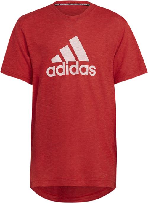 Se adidas Badge of Sport Summer Trænings Tshirt 128 - T-shirts Bomuld hos Magasin ved Magasin