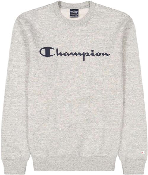 Se Champion Script Logo Fleece Sweatshirt XXL - Sweatshirts hos Magasin ved Magasin