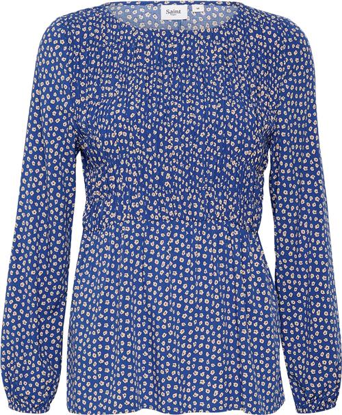 Se Saint Tropez Gislasz LS Blouse Kvinde Surf Blue Flower Shadow Langærmede Bluser Regular Fit Str S - hos Magasin ved Magasin