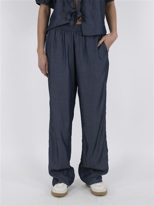 Neo Noir Astra Chambray Pants Kvinde Dark Navy Bukser Med Brede Ben Str 38 - hos Magasin