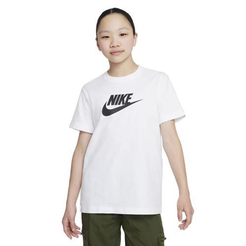 Se Nike Sportswear Tshirt 137-147 / M - T-shirts Bomuld hos Magasin ved Magasin