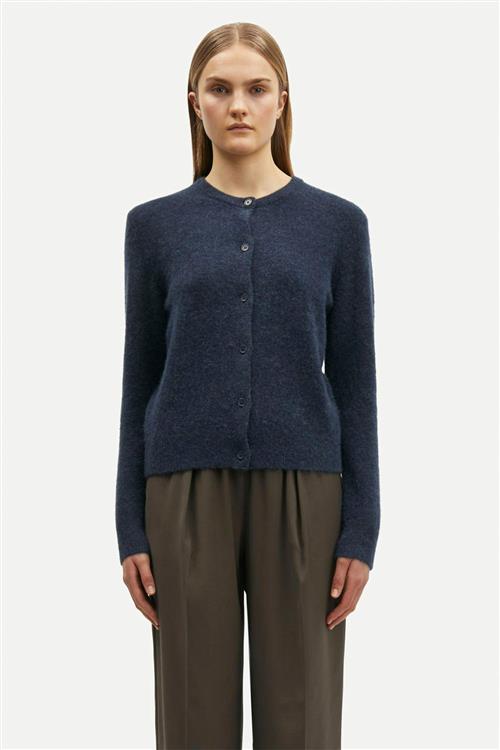 Se Samsøe Samsøe Nor Short Cardigan 7355 Kvinde Outer Space Sweaters Str XS - hos Magasin ved Magasin