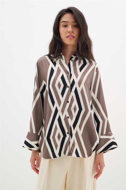 Se InWear Nerissaiw Shirt Kvinde Nara Geometric Skjorter Loose Fit Str 42 - hos Magasin ved Magasin