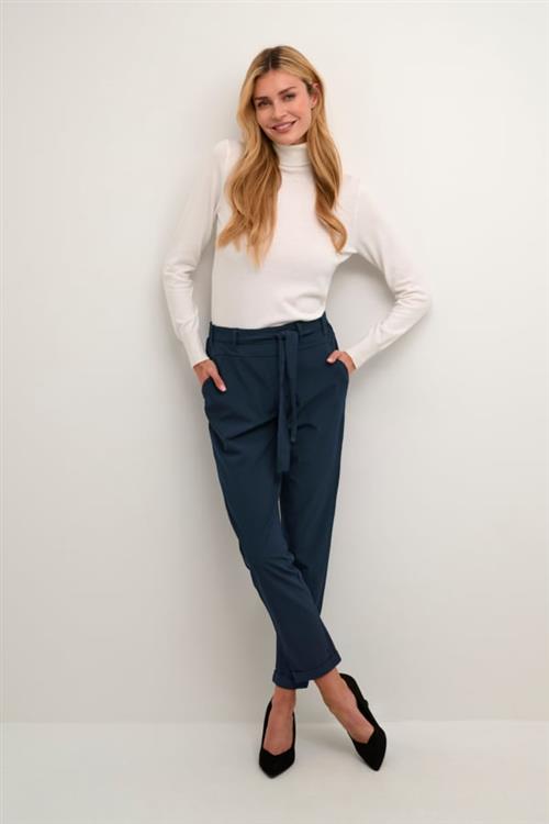 Se Kaffe Jillian Belt Pants Kvinde Midnight Marine Bukser Med Smalle Ben Str 46 - hos Magasin ved Magasin