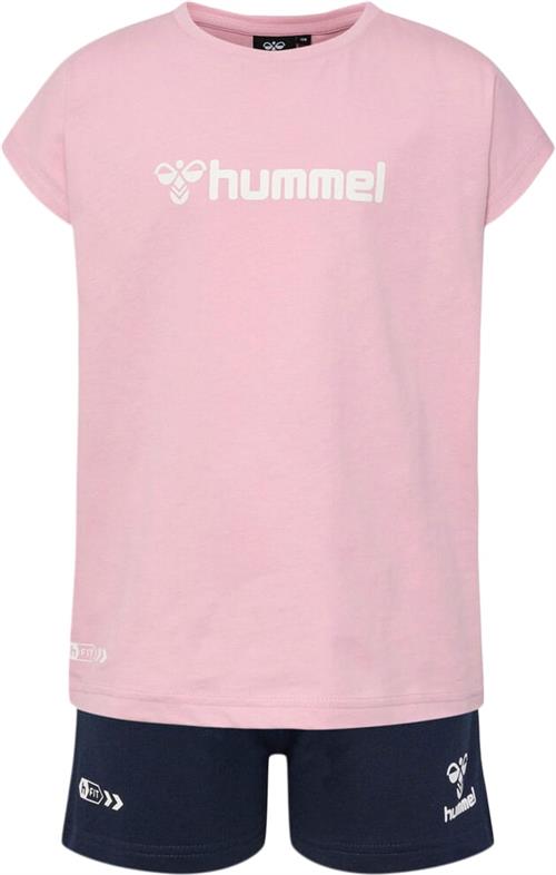 Hummel Nova Tshirt, sæt 140 - Træningssæt hos Magasin