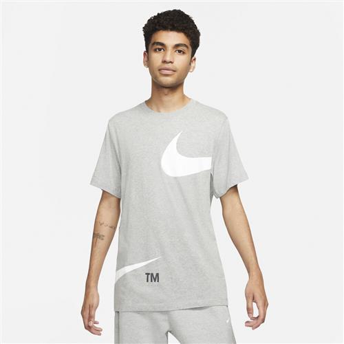 Nike Sportswear T Shirt XL - T-shirts hos Magasin