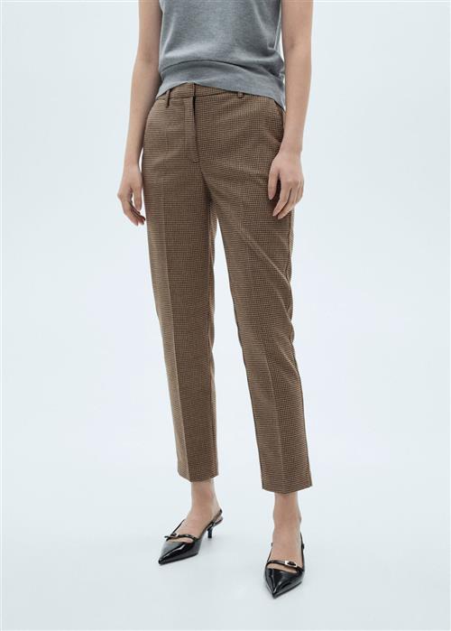 Se MANGO Trousers .- Warm Kvinde 76 Bukser Str 42 - hos Magasin ved Magasin