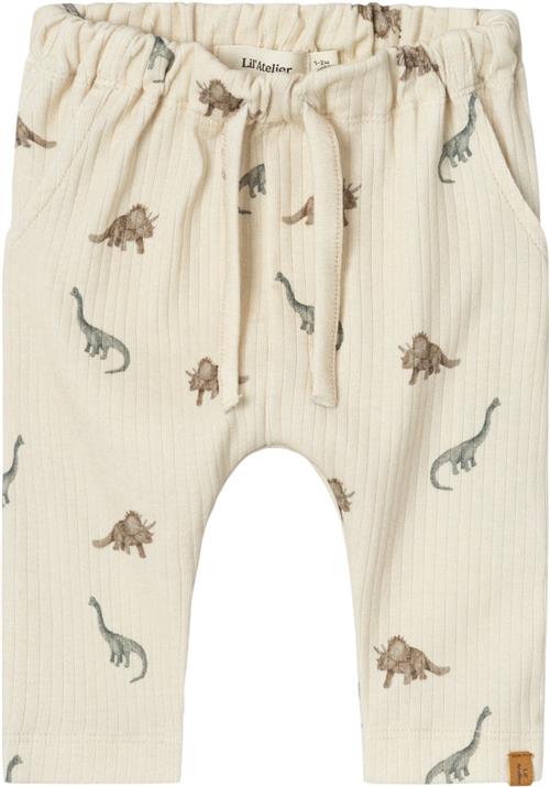 Se Lil' Atelier Nbmgio BAM RLX Pant LIL Str 86 - Birch/aop Bukser hos Magasin ved Magasin