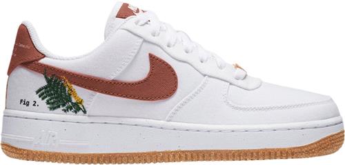 Se Nike Air Force 1 '07 SE Sneakers Kvinde Hvid Sneakers Str 39 - Læder hos Magasin ved Magasin