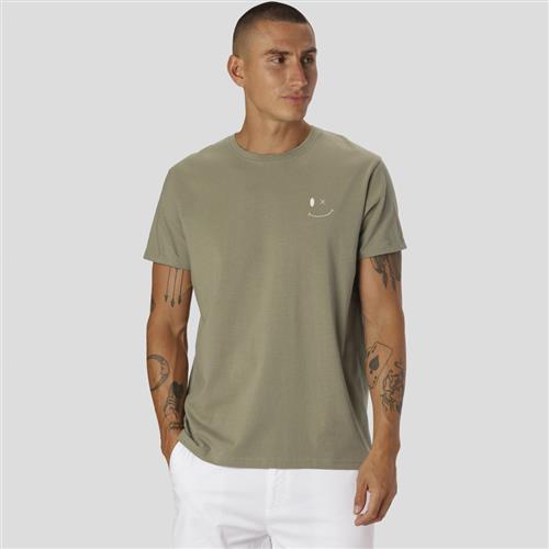 Se Clean Cut Copenhagen Patrick Organic Tee Mand Dusty Green Kortærmede T-shirts Str XL - Elastan hos Magasin ved Magasin