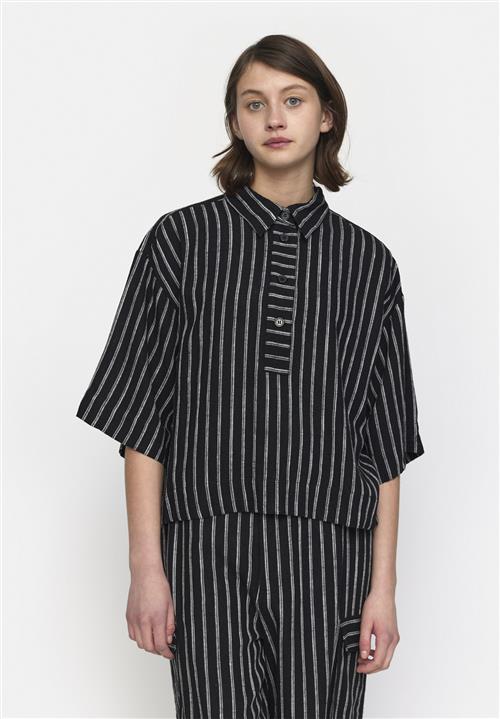 esmé studios Eskasia Boxy Blouse Kvinde Black Pinstripe Kortærmede Bluser Str L - Viskose hos Magasin