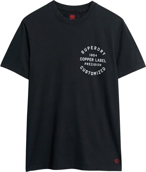 Superdry Copper Label Chest Graphic TEE Mand Jet Black Kortærmede T-shirts Str XL - hos Magasin