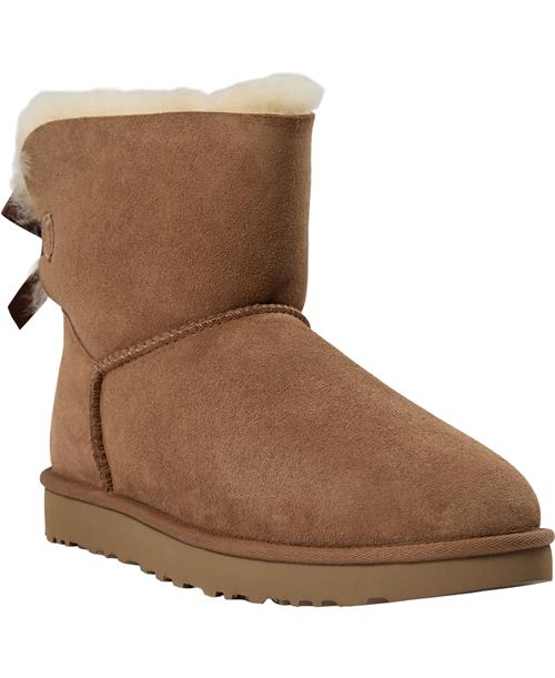 Se UGG W Mini Bailey Bow II Kvinde Chestnut Vinterstøvler Str 42 - hos Magasin ved Magasin