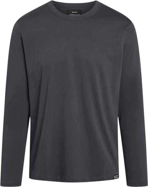 Se Mads Nørgaard - Copenhagen Organic Thor Tee LS Mand Dark Grey Langærmede T-shirts Str S - Bomuld hos Magasin ved Magasin