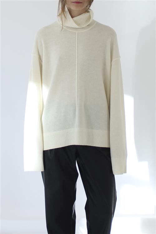 Se Designers Remix Cosmo Turtle Sweater Kvinde Sand Langærmede Bluser Str S - Cashmere hos Magasin ved Magasin