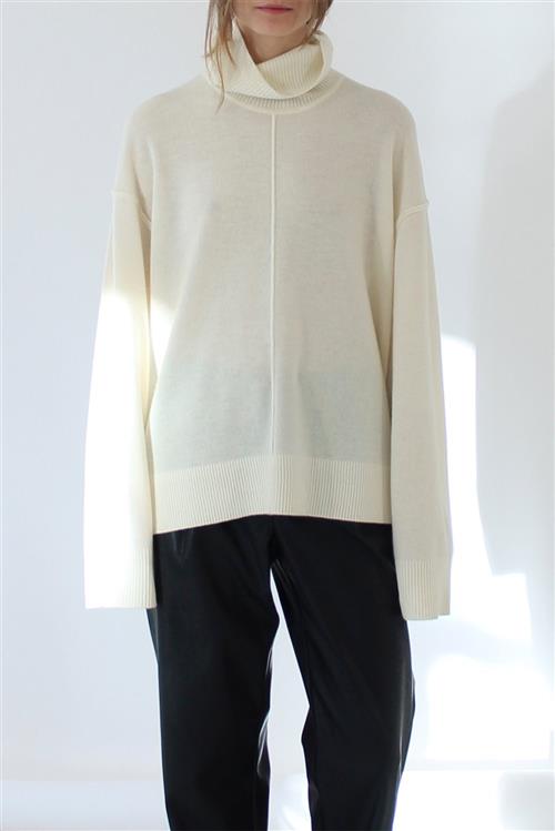 Se Designers Remix Cosmo Turtle Sweater Kvinde Sand Langærmede Bluser Str M - Cashmere hos Magasin ved Magasin