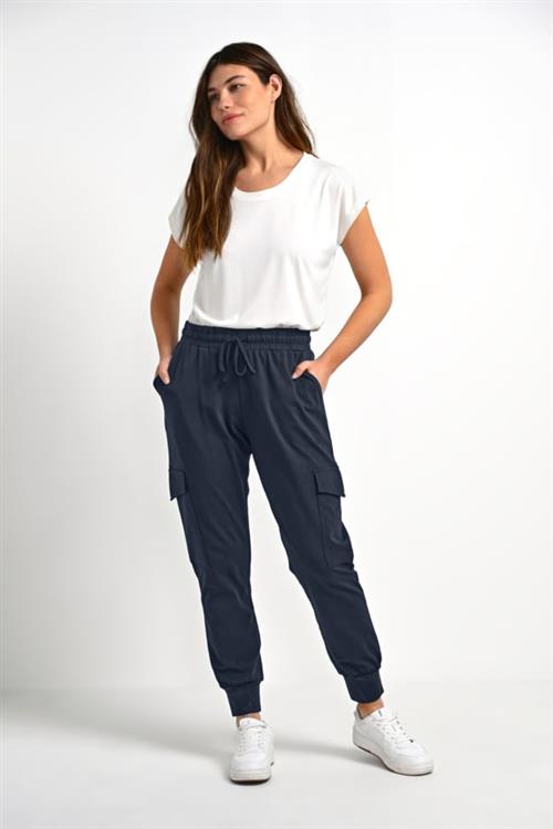 Se Kaffe Kasiggi Linda Pants NP MIN 20 PCS Kvinde Midnight Marine Cargo Bukser Loose Fit Str L - hos Magasin ved Magasin