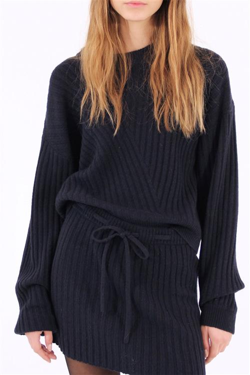 Designers Remix Carmen Asymmetric Sweater Kvinde Midnight Blue Langærmede Bluser Str XL - hos Magasin