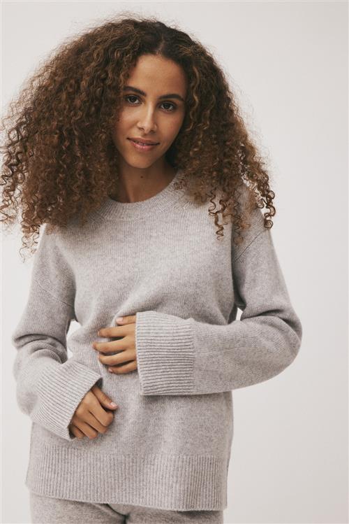 Se Magasin du Nord Collection Magasin Classic 2 100% Cashmere Kvinde Light Grey Melange Sweaters Str L Cashmere ved Magasin