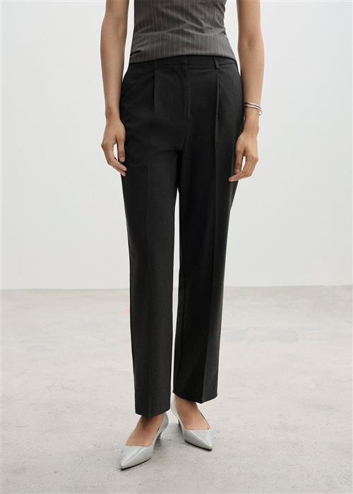 MANGO Pleated Straight Trousers Kvinde 92 Bukser Str 38 - hos Magasin