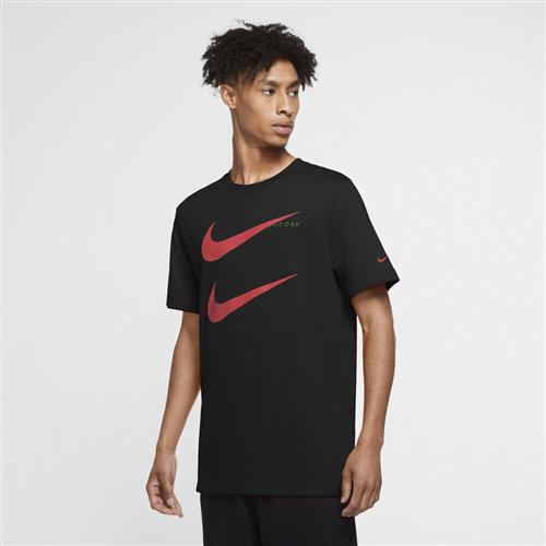 Se Nike M Nsw Tee Swoosh Pk 2 M - T-shirts Bomuld hos Magasin ved Magasin