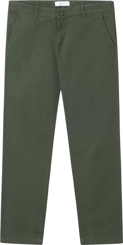 Se Knowledge Cotton Apparel Luca Slim Twill Chino Pants Gots/vegan Mand Grøn Casual Bukser Straight Fit Str 28/32 - hos Magasin ved Magasin