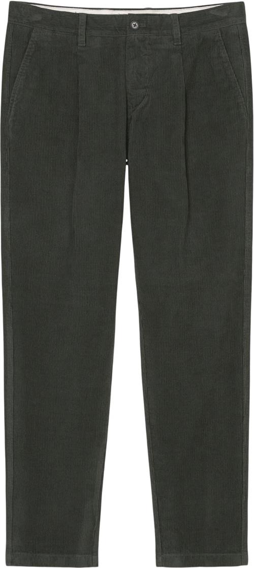 Se Marc O’Polo Osby Pleats Mand Broken Graphite Chinos Str 31 32 - hos Magasin ved Magasin