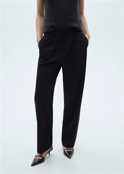 MANGO Pleated Straight Trousers Kvinde Black Bukser Str 40 - hos Magasin