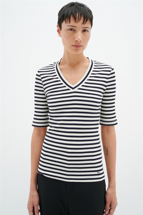 InWear Dagnaiw Striped V Tshirt Kvinde Whisper White/ Midnight Magic Kortærmede T-shirts Slim Fit Str S - hos Magasin