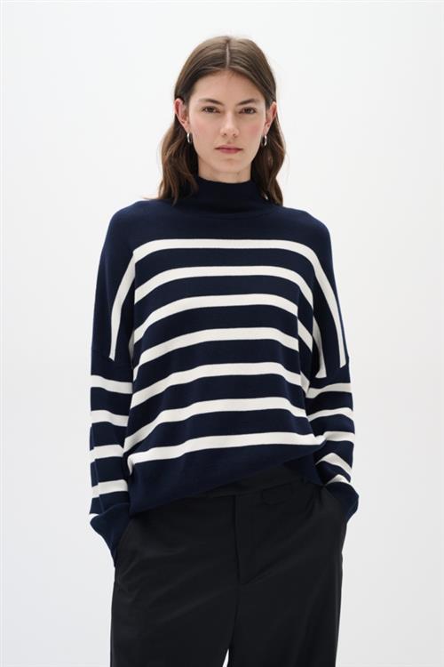 Se InWear Tenleyiw Turtleneck Pullover Kvinde Blue / White Sweaters Str M - hos Magasin ved Magasin