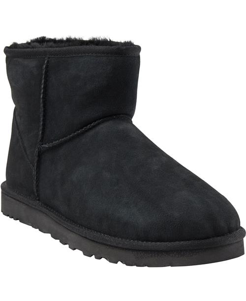 Se UGG M Classic Mini Mand Black Vinterstøvler Str 44 - hos Magasin ved Magasin