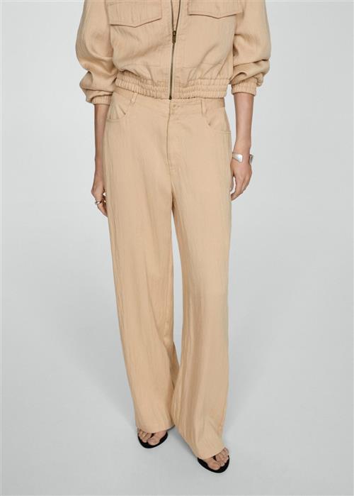 Se MANGO Flowy Straightfit Trousers Kvinde Light Beige Bukser Med Lige Ben Str 36 - hos Magasin ved Magasin