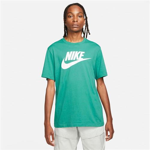 Se Nike Sportswear T Shirt L - T-shirts Bomuld hos Magasin ved Magasin