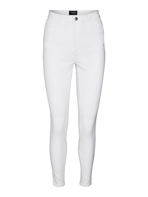 Se VERO MODA Jeans 'Sophia'  white denim ved About You