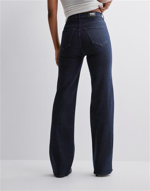 Se Dr Denim - Blå - Moxy Straight ved Nelly