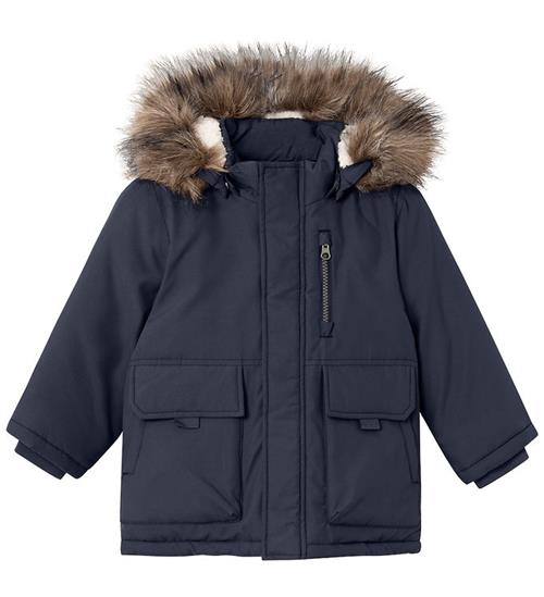 Se Name It Vinterjakke - NmmMaster05 Parka - Dark Sapphire ved KidsWorld