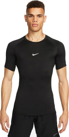 Nike Pro Drifit Tight Fitness T-shirt M - T-shirts hos Magasin