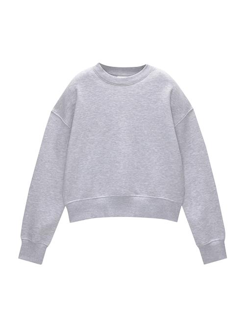 Se Pull&Bear Sweatshirt  grå ved About You