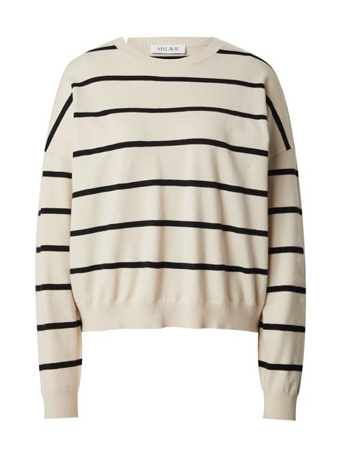 Se MYLAVIE by Sarah Harrison Pullover  beige / sort ved About You