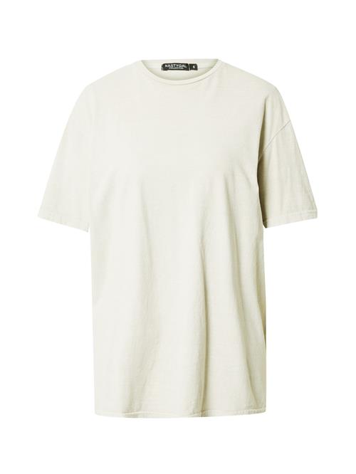 Se Nasty Gal Shirts  creme / burgunder ved About You