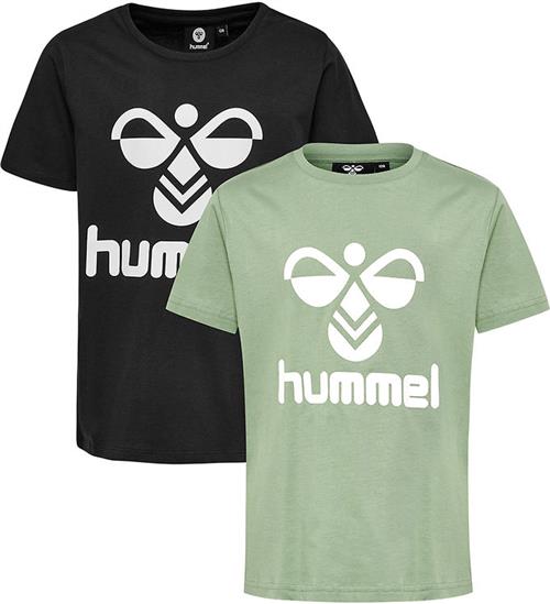 Se Hummel T-shirt - hmlTres - 2-pak - Hedge Green/Black ved KidsWorld