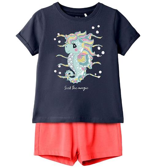 Se Name It SÃ¦t - T-shirt/Shorts - NmfVix - Dark Sapphire/Georgia Pe ved KidsWorld