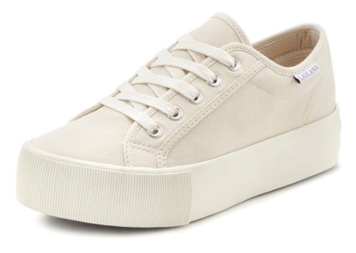 Se LASCANA Sneaker low  creme / hvid ved About You